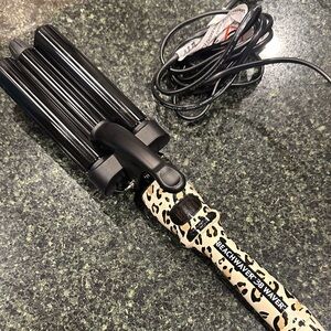 Beachwaver 3B triple leopard curling iron Hair Waver excellent condition